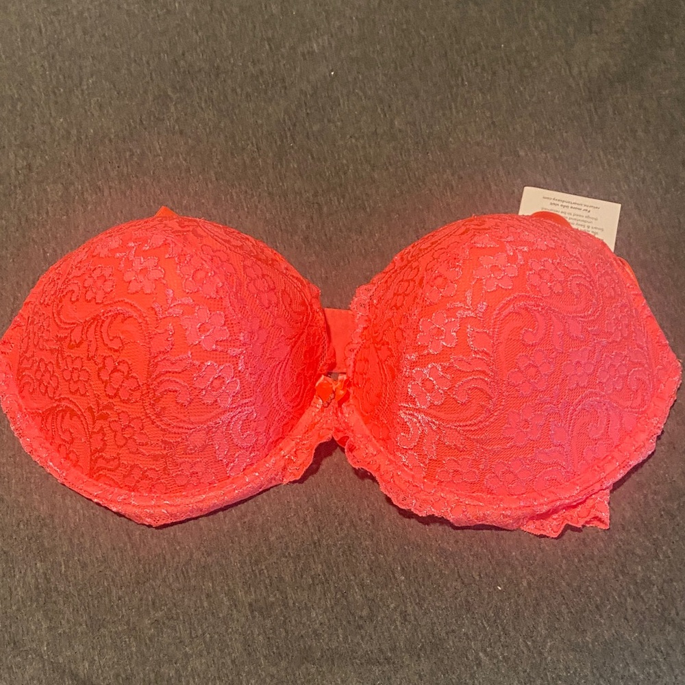 Lace Push-Up Bra in Vibrant Pink